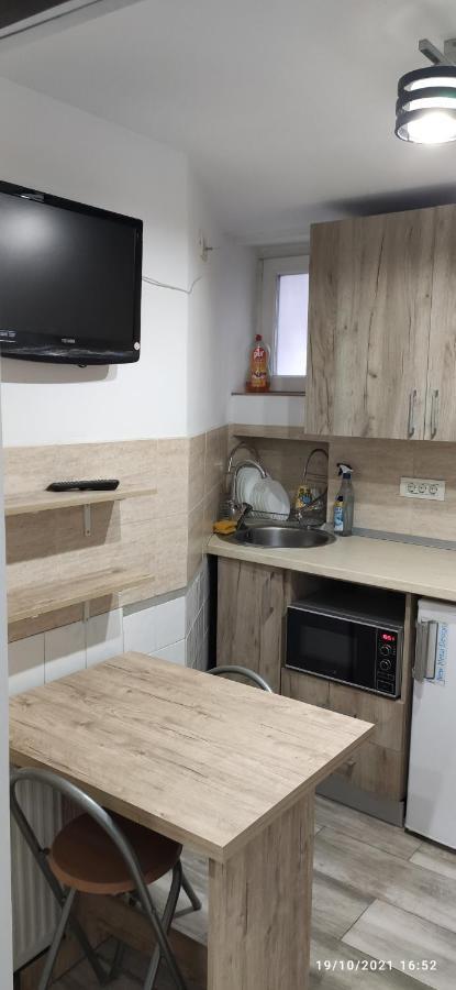 Christie'S 2 Central Apartment Bukares Bagian luar foto